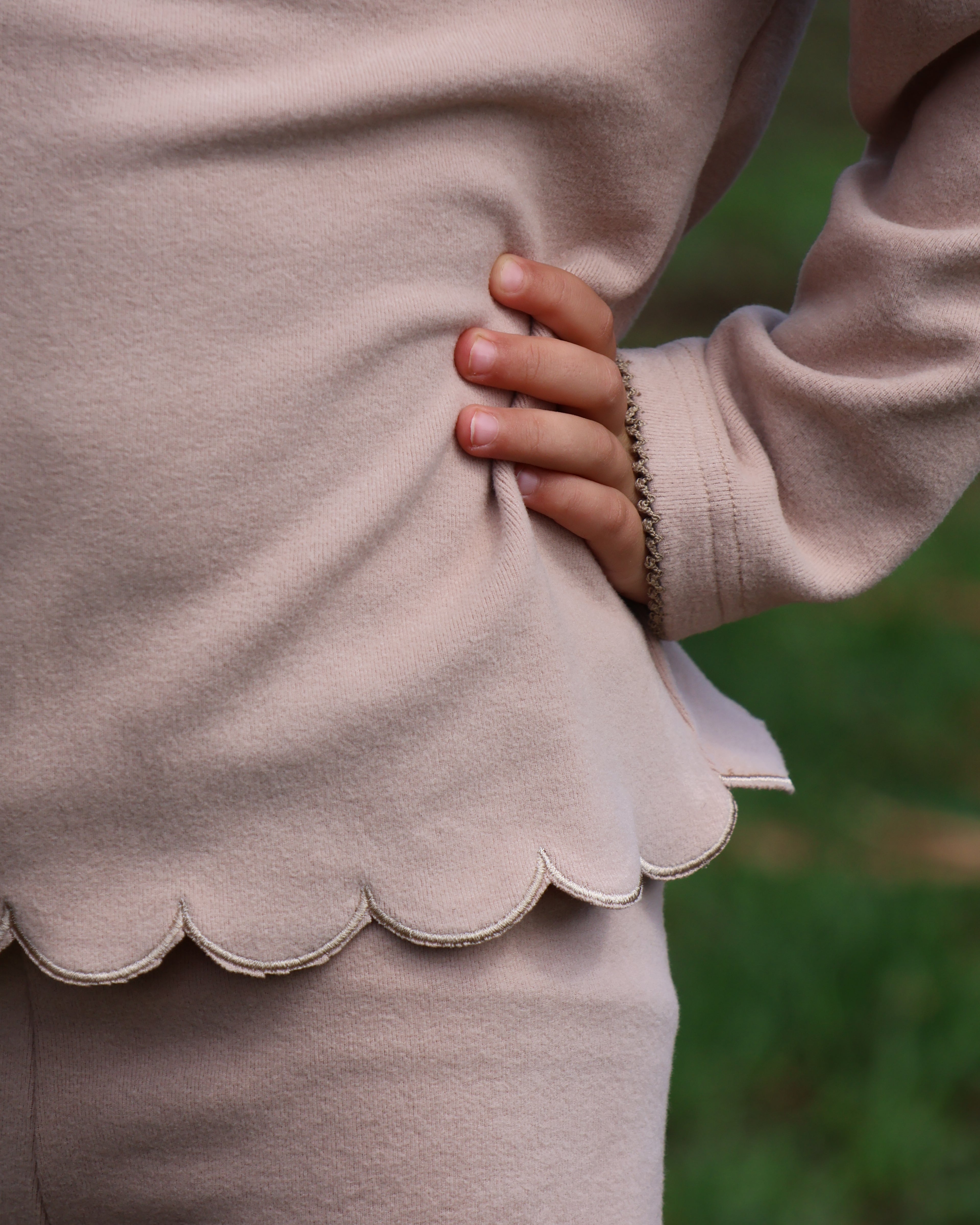 The Florence Scalloped Set - Fawn