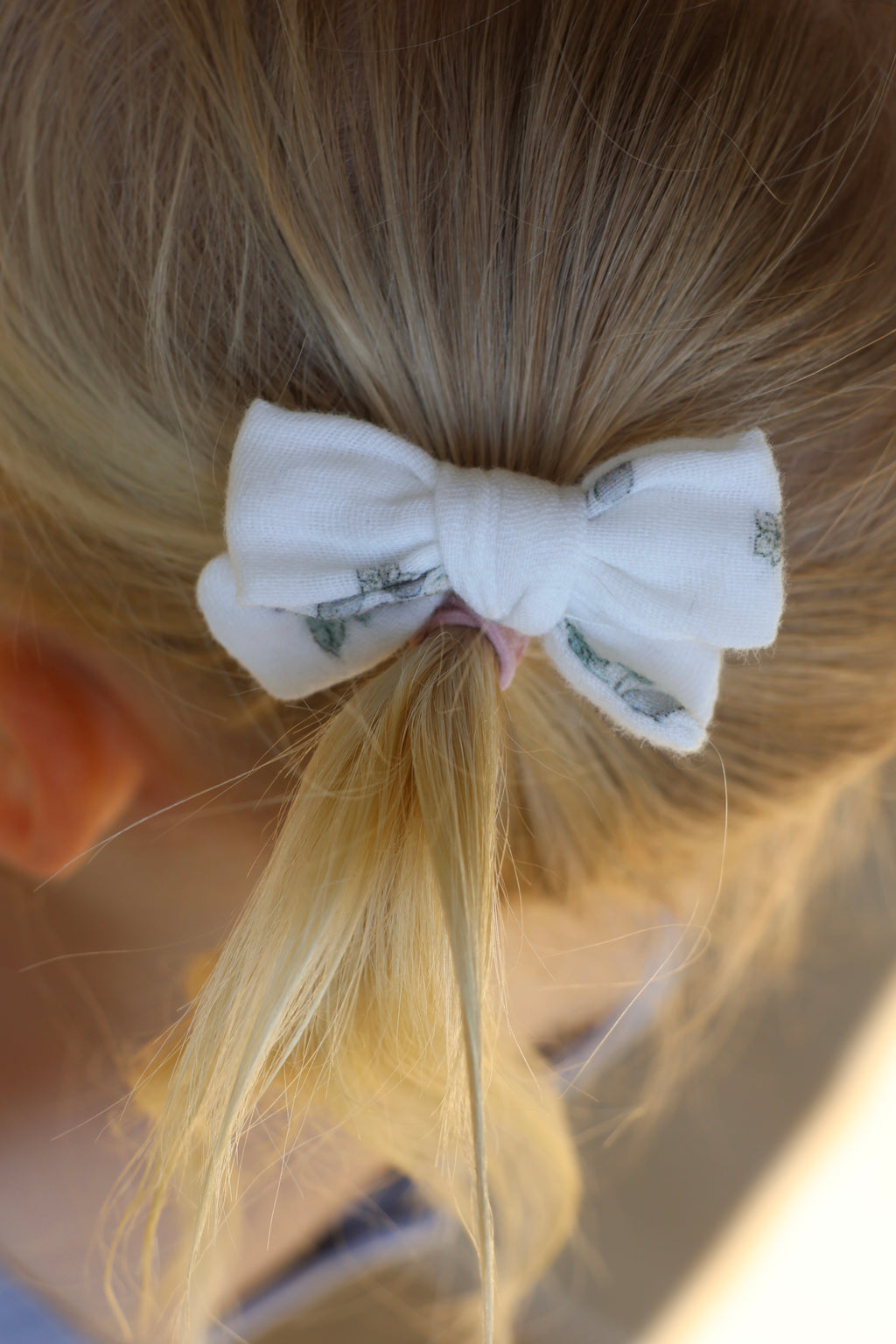 Mini bow hair clips