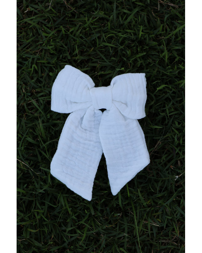 Large bow clip ~ white