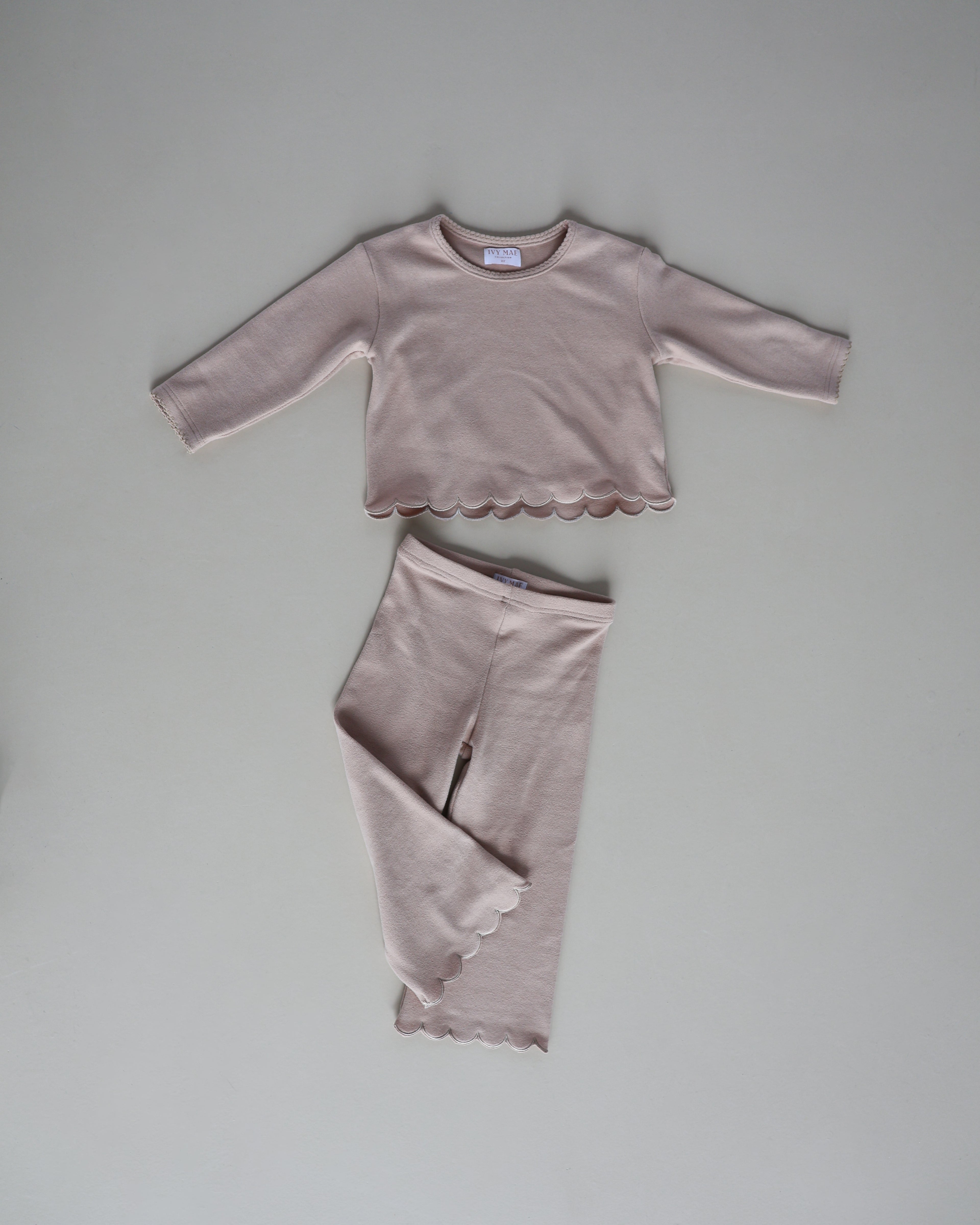 The Florence Scalloped Set - Fawn